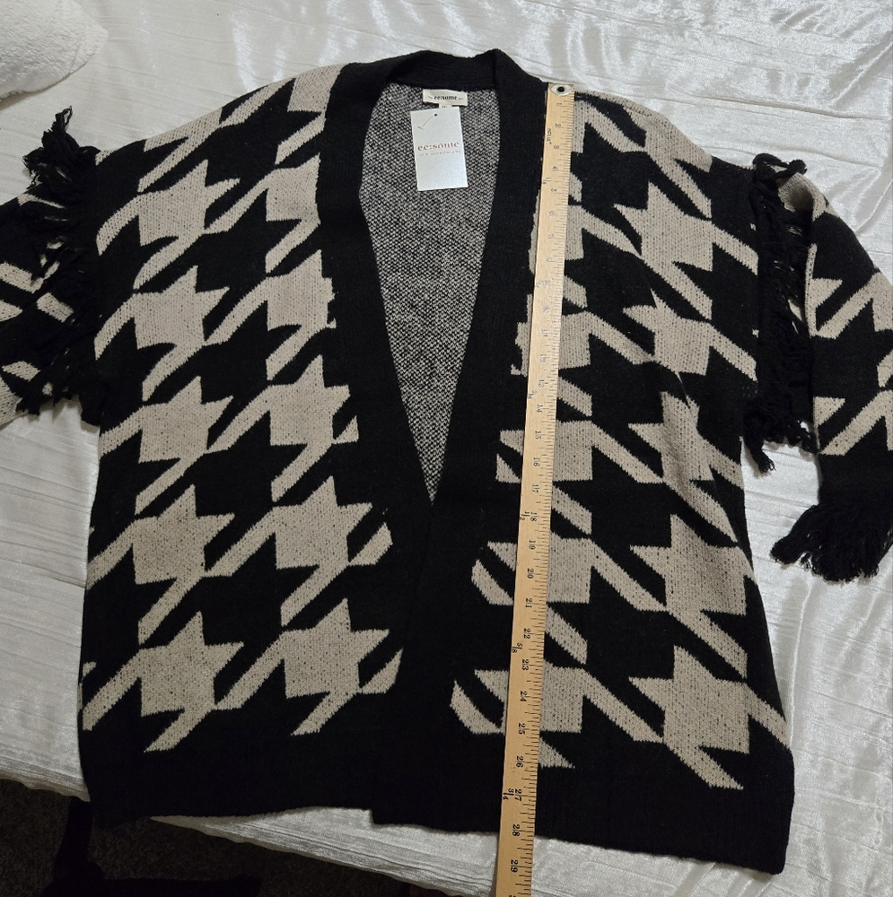 Stylish Black and Cream Women's Sweater With Fringe NWT By Ee: Some - Picture 7 of 7